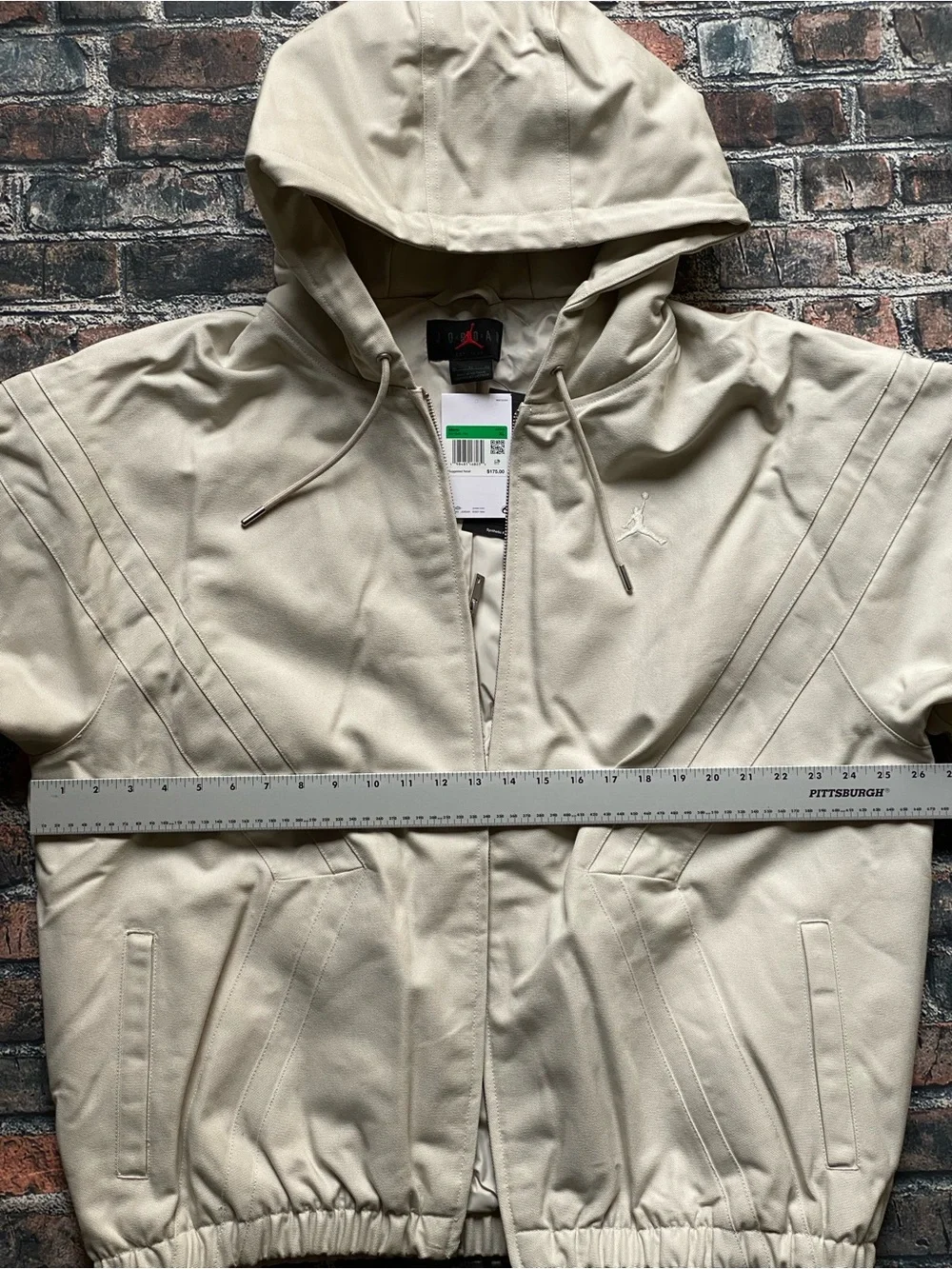 Jordan puffed subtle front